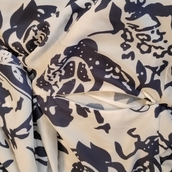 Hekka, Blue & White V-Neck Short Sleeve with Side Zipper Dress, Size: XL - Picture 8 of 8